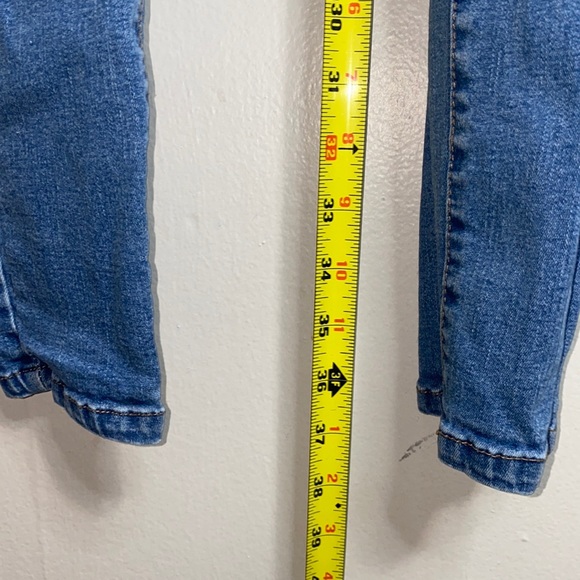 🌟Celebrity Pink skinny jeans! - Picture 5 of 9